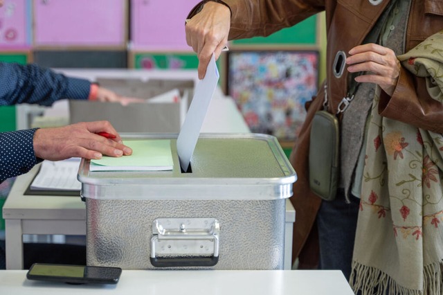 In Baden-Wrttemberg zeichnet sich eine besonders hohe Wahlbeteiligung ab.  | Foto: Helena Dolderer (dpa)