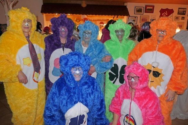 Frauenfasnacht in St. Mrgen: 102-Jhrige stellt Publikum vor ein Rtzel