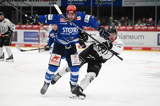 Joacim Eriksson bejubelt mit den Schwenninger Wild Wings einen "echten Teamerfolg"