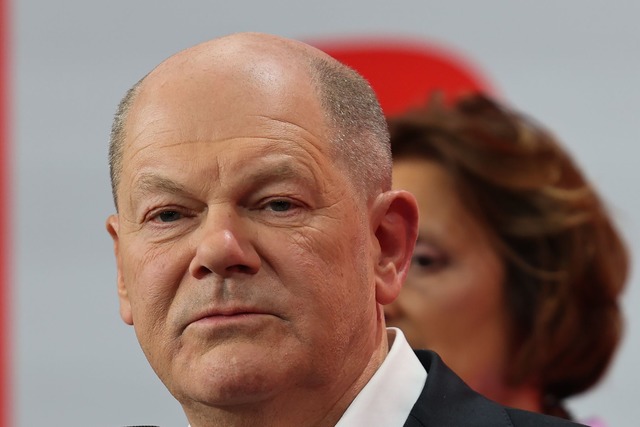 F&uuml;r Kanzler Scholz ist es kein guter Abend.  | Foto: Jan Woitas/dpa