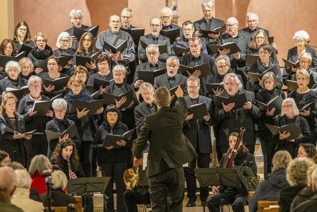 Zwei Kirchenchre, Solisten und Musiker boten in der St.-Bernhard-Kirche Schopfheim ein meisterliches Konzert