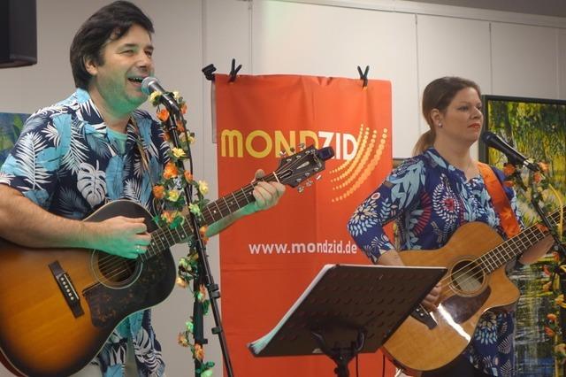 "Obacht! Jetz kmme mir!": Das Zeller Mundart-Duo Mondzid hat sein neues Album prsentiert