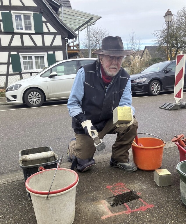 In Schwanau wurden Stolpersteine verlegt.  | Foto: Martin Frenk