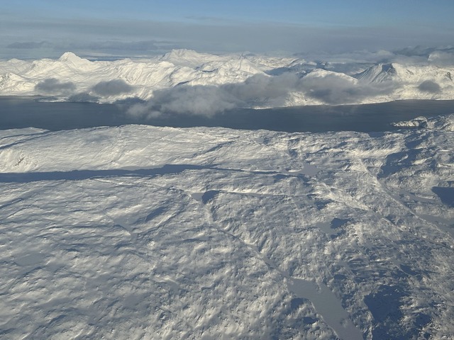 Eine verschneite Landschaft nahe Nuuk.  | Foto: Steffen Trumpf/dpa