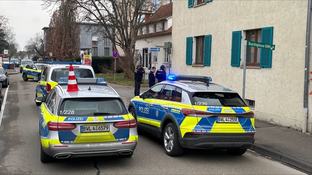 Der Mann stellte sich der Polizei freiwillig. (Symbolbild)  | Foto: Hanser/swd-medien/dpa