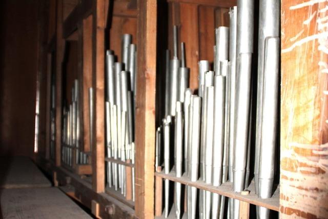 Die historische Kirchenorgel in Dossenbach wird restauriert