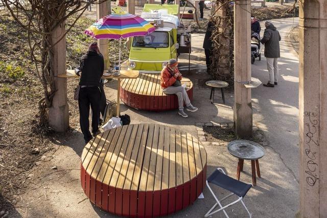 Bnke und ein Kulturkiosk: Die Aufwertung des Sthlinger Kirchplatzes in Freiburg hat begonnen