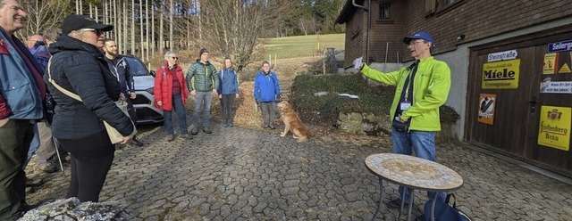 Gstefhrer Rolf Breisacher (rechts) e...tweite zum Gasthaus Heiligenbrunnen.    | Foto: privat