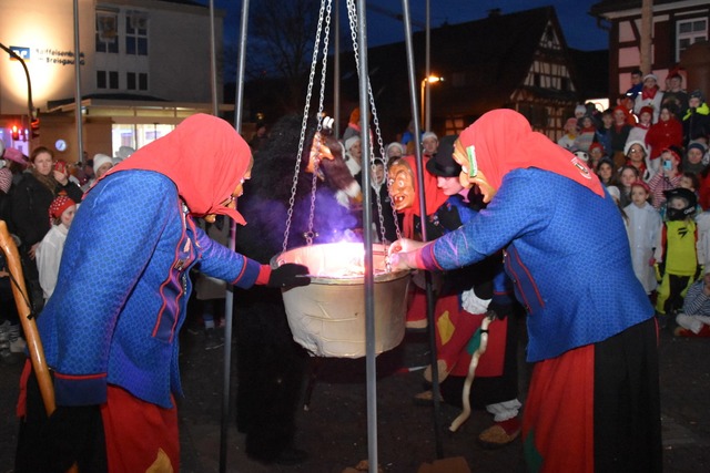 Die Gundelfinger Dorfhexen beim Hexensabbat.  | Foto: Andrea Steinhart