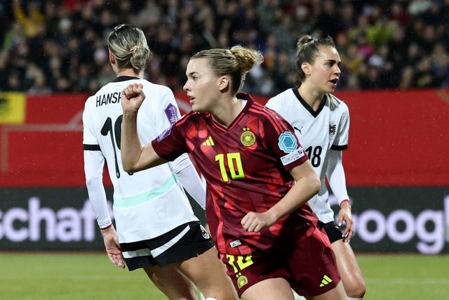 Die jubelnde Torsch&uuml;tzin zum 1:1: Laura Freigang von Eintracht Frankfurt.  | Foto: Daniel L&ouml;b/dpa