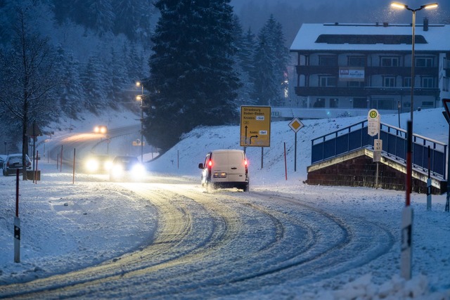 Autofahrer sollten vorsichtig fahren.  | Foto: Silas Stein/dpa