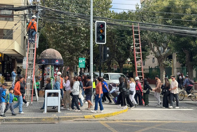 Auch viele Ampeln in dem s&uuml;damerikanischen Land fielen aus.  | Foto: Diego Martin/Agencia Uno/dpa