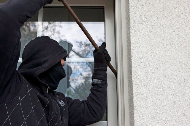 Zu einem Einbruch mit Diebstahl ist es... in Heitersheim gekommen. (Symbolfoto)  | Foto: Silvia Marks (dpa)