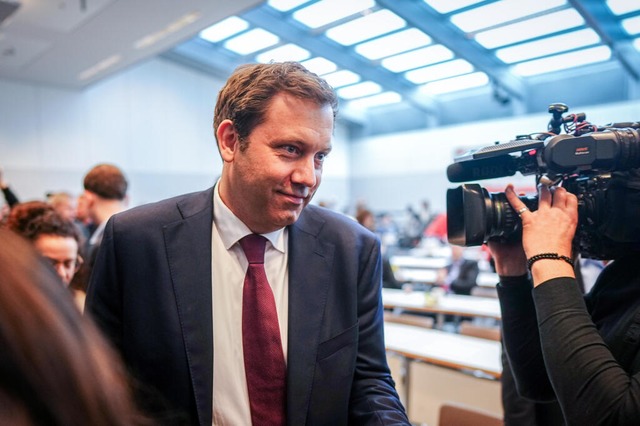 Lars Klingbeil ist neuer Vorsitzender der SPD.  | Foto: Kay Nietfeld (dpa)