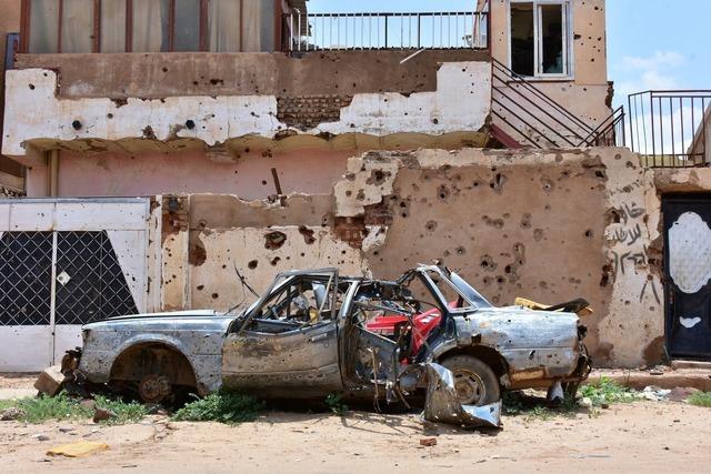 Militärflugzeug stürzt über Wohngebiet im Sudan ab - 46 Tote