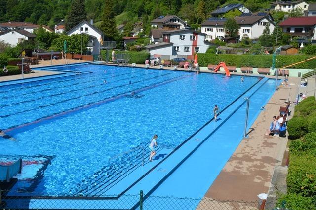 Verluste im Zeller Freibad bereiten den Stadtrten Sorgen