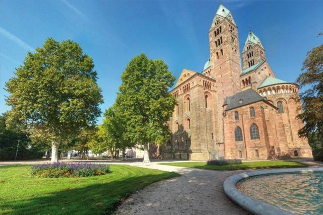 Speyer mit Frhstck - Weihnachtsmarkt - inkl. Frhstck (Preis ohne Getrnke), ca. 4 Std. Aufenthalt.