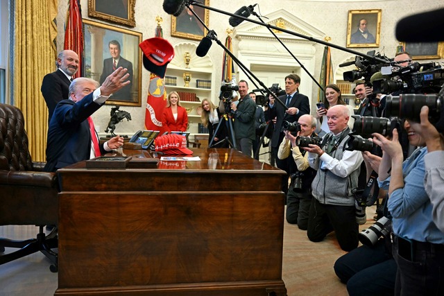 Trump krempelt die Regeln um - und die...or einer Bedrohung der Pressefreiheit.  | Foto: Uncredited/Pool/AP/dpa