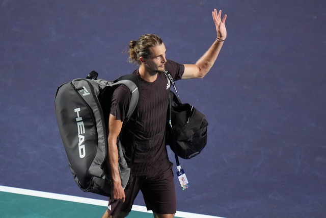 Zverev unterlag in Acapulco gegen Qualifikant Learner Tien.  | Foto: Eduardo Verdugo/AP/dpa