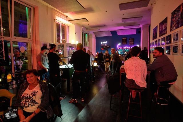 Barabend - Get Together-Be Together - Ohne groen Schnick Schnack: quasseln, lachen, kickern, darten und dabei einen Drink geniessen