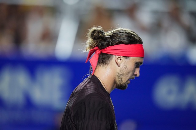 Aus im Achtelfinale von Acapulco: Alexander Zverev.  | Foto: Eduardo Verdugo/AP/dpa