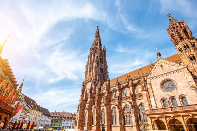 Das Freiburger Mnster ist die Kathedrale des Erzbistums Freiburg.  | Foto: rh2010 (stock.adobe)