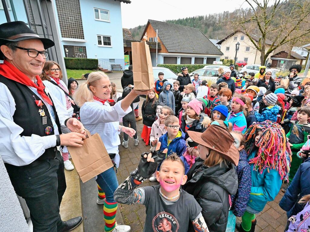 In Sexau strmten die jungen Nrrinnen und Narren das Rathaus.