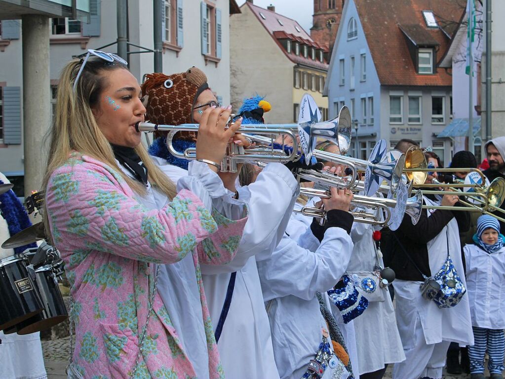 Fr die Stimmung sorgte die Ramba Zamba Wiebergugge aus Teningen.