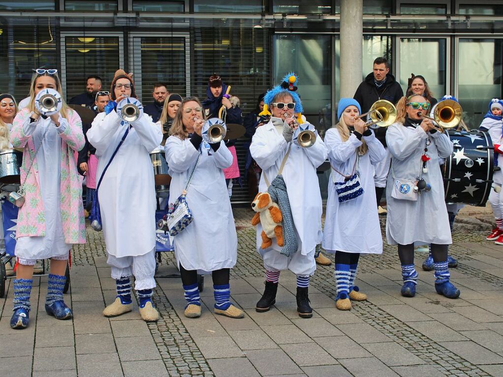 Fr die Stimmung sorgte die Ramba Zamba Wiebergugge aus Teningen.