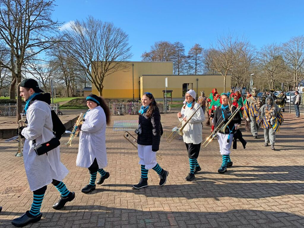 Umkirch: Musik gab es von den  Guggemusiken Klangchaode aus Gottenheim und Gugge ma mol aus Umkirch