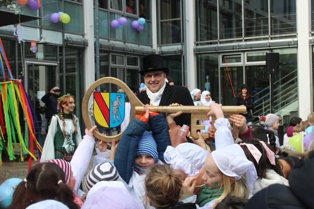 Die Kinder der stdtischen Kitas haben am Donnerstag das Emmendinger Rathaus gestrmt