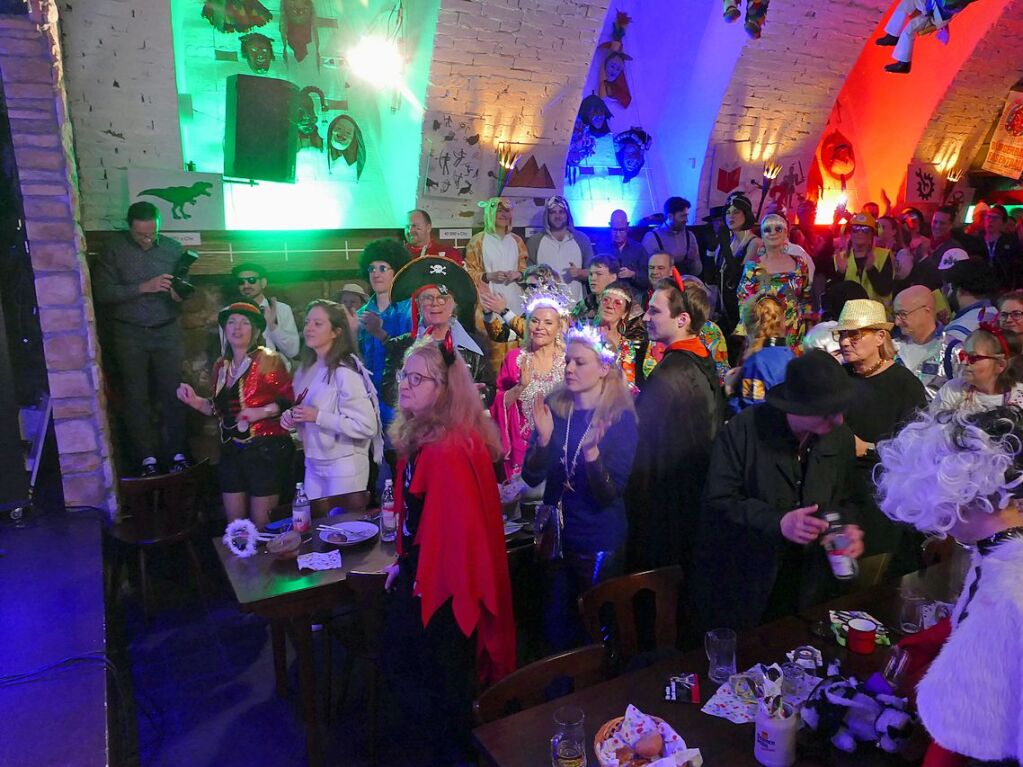 Nrrischer Ausnahmezustand in Offenburg: der Schmutzige Donnerstag mit Hemdglunker, Krampe, Daifi, Bohnesupp sowie Keller- und Rathausparty.