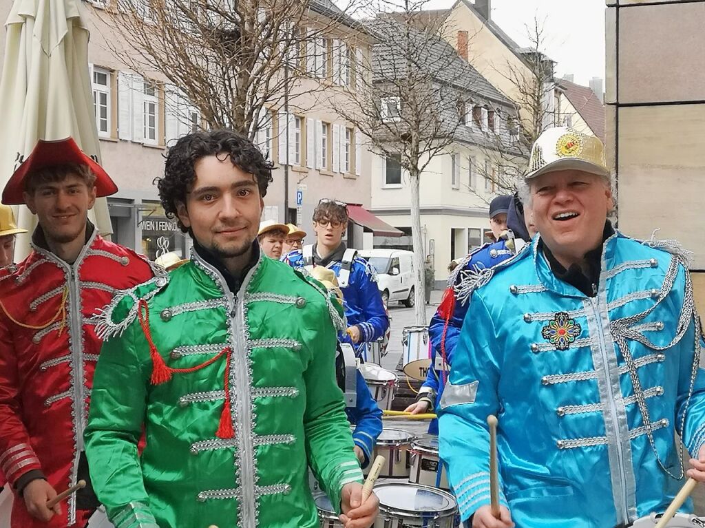 Nrrischer Ausnahmezustand in Offenburg: der Schmutzige Donnerstag mit Hemdglunker, Krampe, Daifi, Bohnesupp sowie Keller- und Rathausparty.