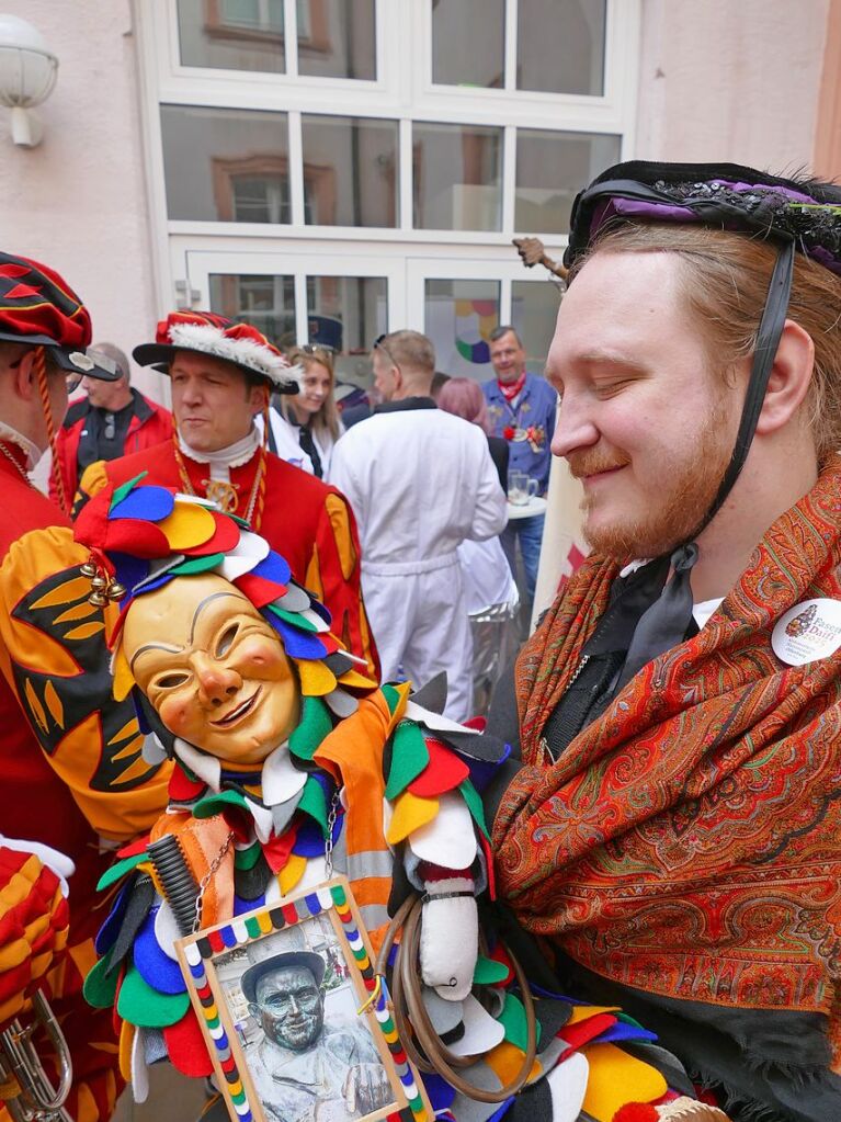 Nrrischer Ausnahmezustand in Offenburg: der Schmutzige Donnerstag mit Hemdglunker, Krampe, Daifi, Bohnesupp sowie Keller- und Rathausparty.