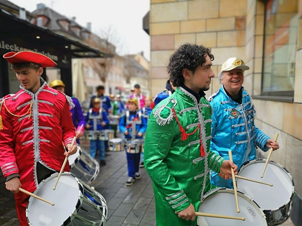 Nrrischer Ausnahmezustand in Offenburg: der Schmutzige Donnerstag mit Hemdglunker, Krampe, Daifi, Bohnesupp sowie Keller- und Rathausparty.