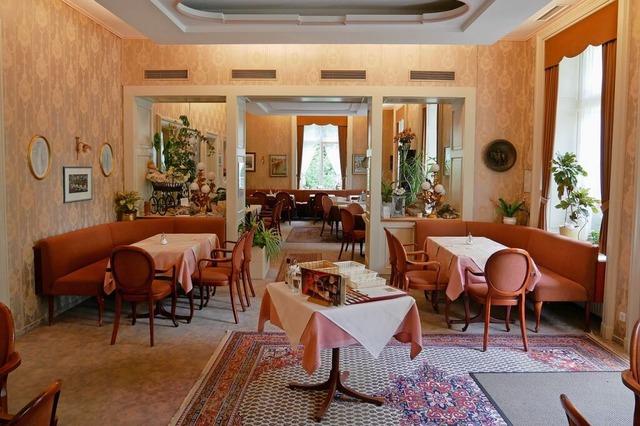 Im traditionellen Stil eingerichtet ist das Kaffeehaus in der Villa Berberich.  | Foto: Michael Gottstein