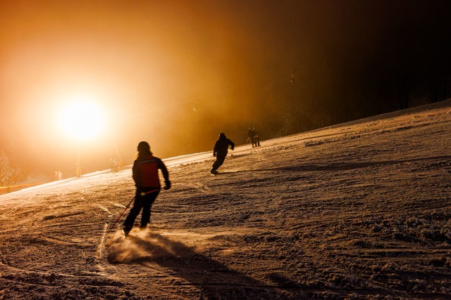 Wer dieser Tage Skifahren will, sollte...nd Schneeberichte werfen. (Archivbild)  | Foto: Philipp von Ditfurth/dpa