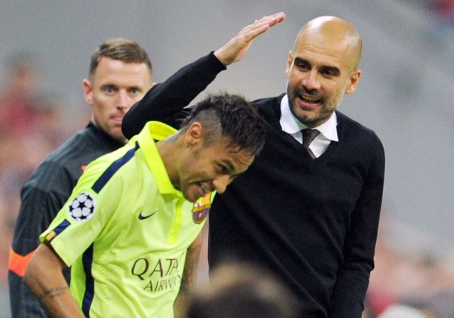 Neymar (links) und Pep Guardiola  2015...FC Barcelona und dem FC Bayern Mnchen  | Foto: Tobias Hase (dpa)