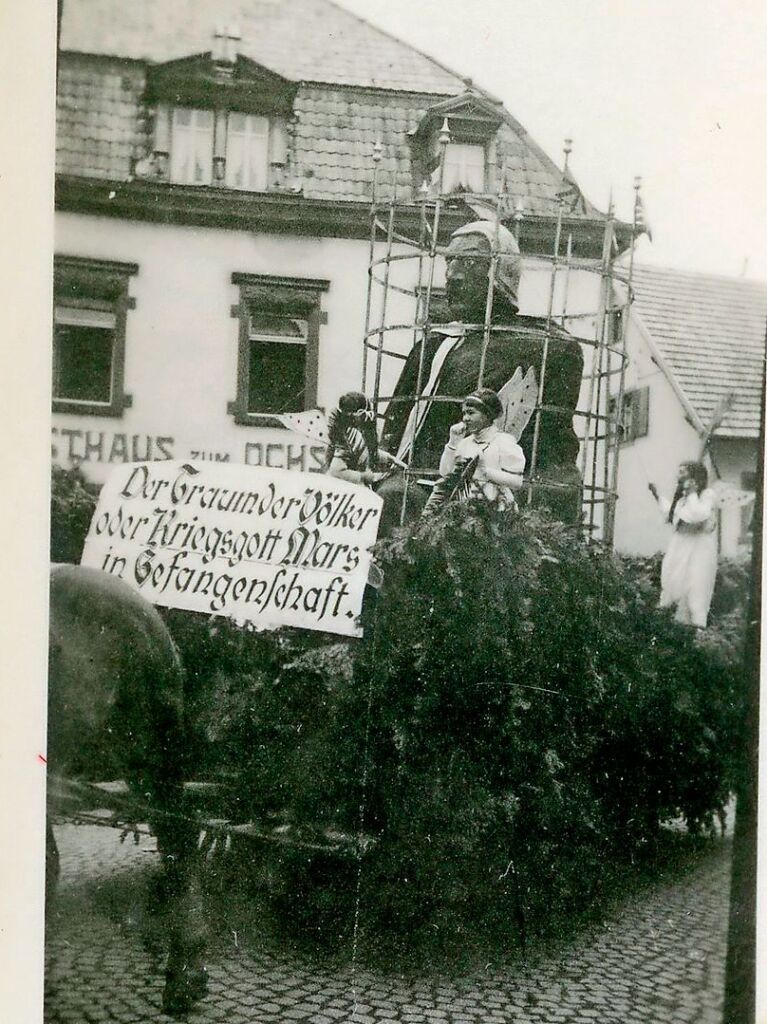 Fasnetbild  vom Umzug aus Elzach, um 1930. Aufgenommen von Franz Nopper, wohnhaft in Kollnau.