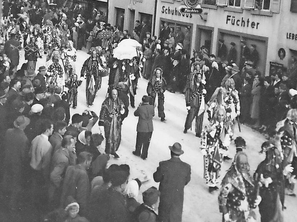 Elzacher Fasnet um 1949, Umzug durch Elzach. Das Bild stammt von R. Ruf aus Elzach.