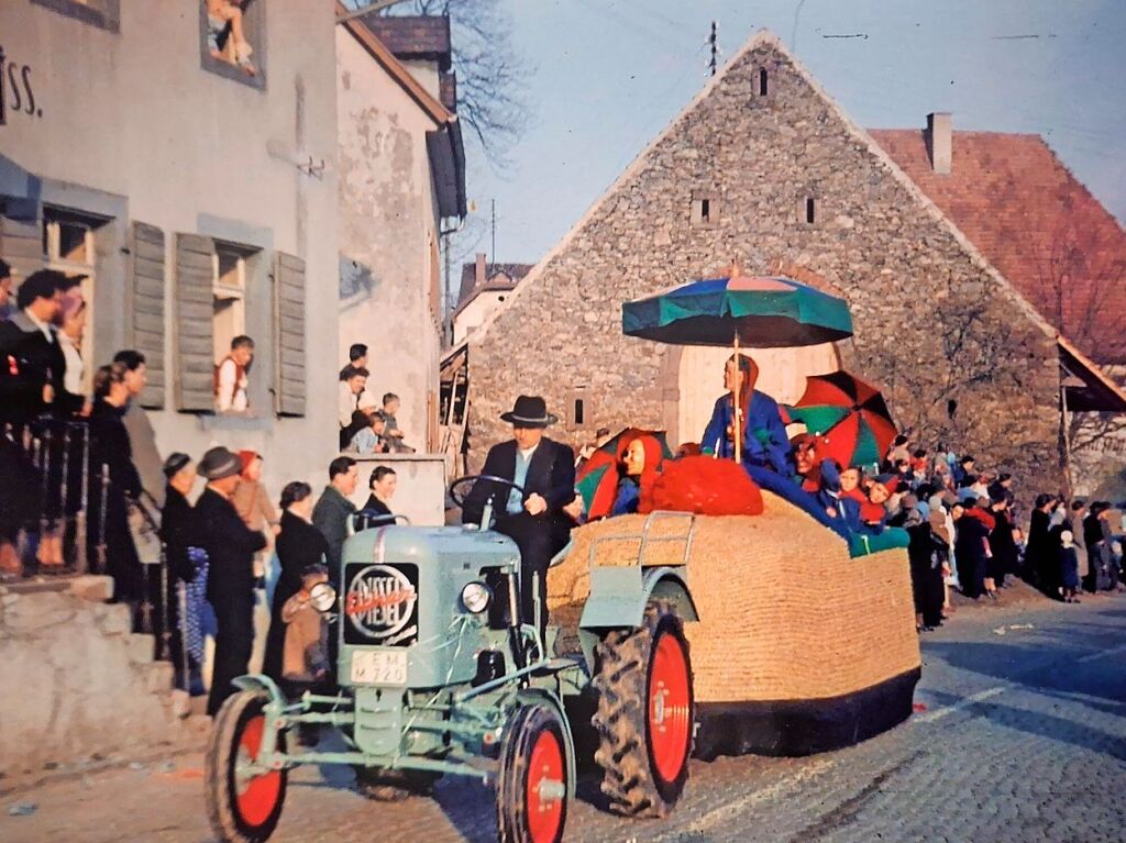 Oberwindemer Spitzbueb beim Umzug in Oberwinden 1956, zugeschickt von Martin Krieg, Ehrenzunftmeister.