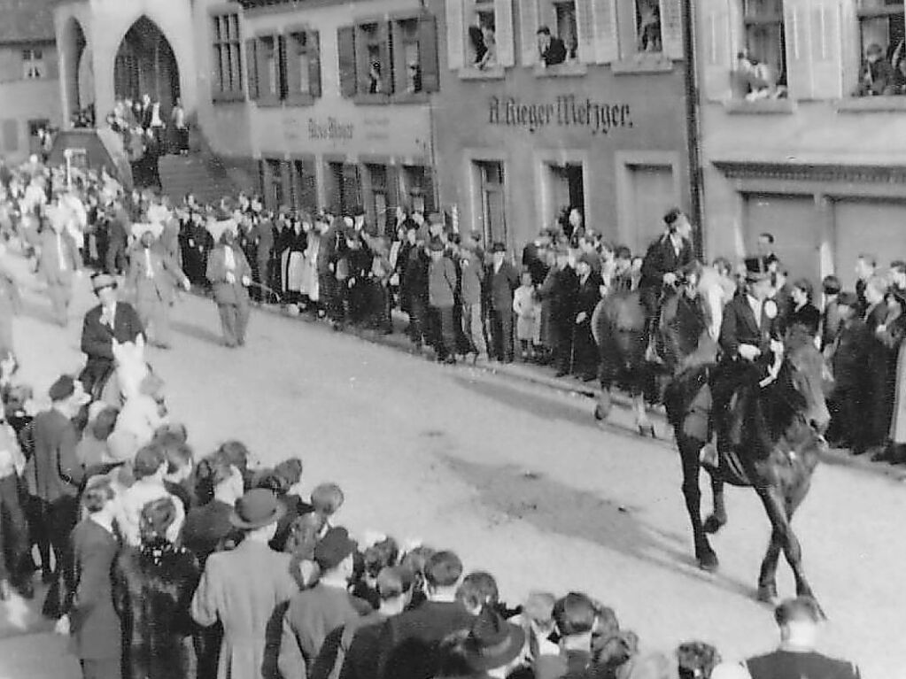 Umzug der Elzacher Fasnet um 1949, zugeschickt von R. Ruf aus Elzach.