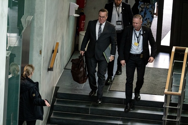 F&uuml;r die SPD verhandelt unter anderem Verteidigungsminister Boris Pistorius.  | Foto: Fabian Sommer/dpa