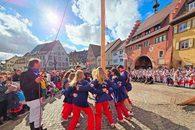 In Lffingen regieren seit dem Schmutzen Dunschdig wieder die Narren.  | Foto: Christa Maier