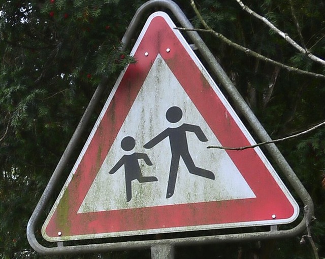 Vorsicht bei kleinen Kindern im Straenverkehr (Symbolbild)  | Foto: Manfred frietsch