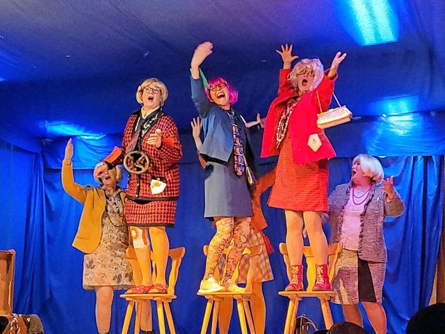 Beste Stimmung herrschte bei der 14. Frauenfasnet im Schulhaus in Gndelwangen.  | Foto: Heidi Rombach