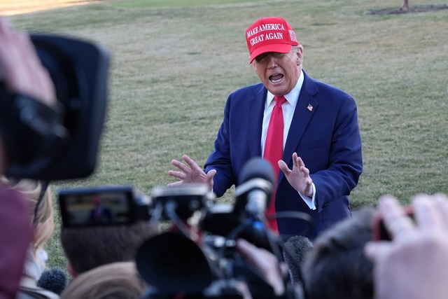 "Das war kein Mann, der Frieden schlie...llte", sagt Trump &uuml;ber Selenskyj.  | Foto: Jacquelyn Martin/AP/dpa