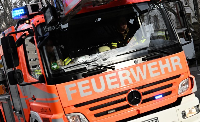 Die Bewohnerin alarmierte die Rettungskr&auml;fte. (Symbolbild)  | Foto: Bernd Wei&szlig;brod/dpa