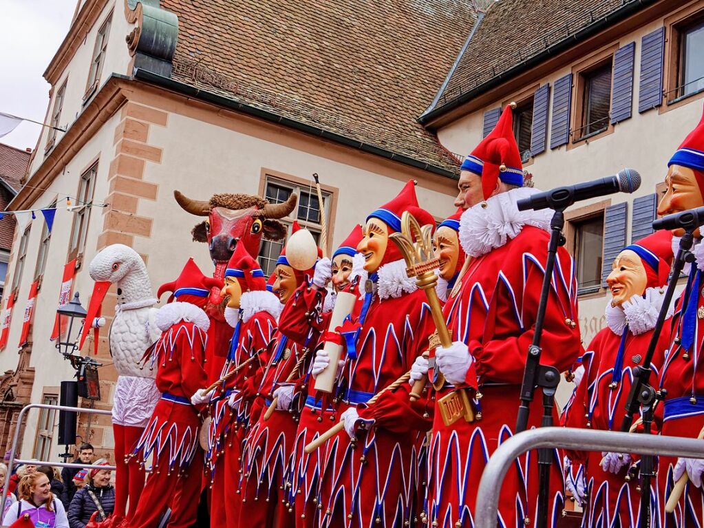 Kinderumzug am Freitagnachmittag: Zum Abschluss versammeln sich alle auf dem Marktplatz zur groen Kinderfasnetsfraid.