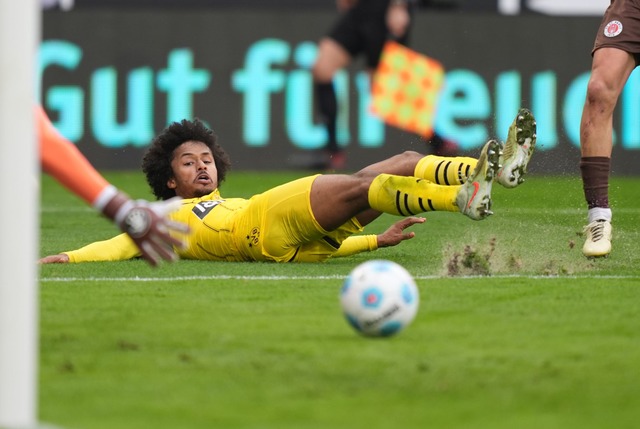 Vergab die beste BVB-Chance vor der Pa...raf in H&auml;lfte zwei: Karim Adeyemi  | Foto: Marcus Brandt/dpa